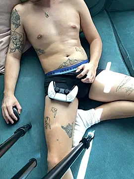 darkdecide online show from 8, 11, 2025