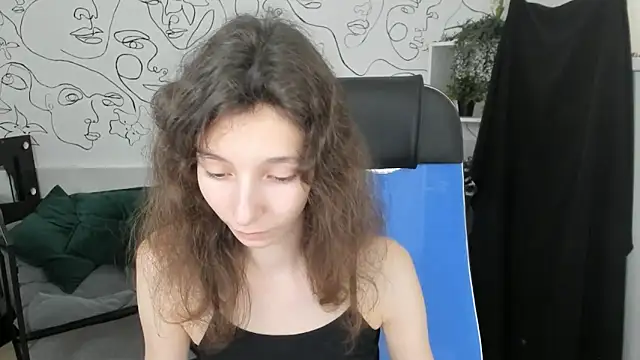 Snapshot of EmmanuellBrown chatting on 17, 9, 2025 EmmanuellBrown online show from 17, 9, 2025