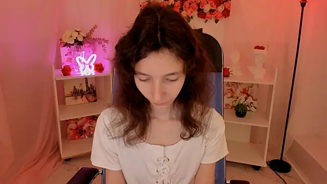 Snapshot of EmmanuellBrown chatting on 20, 9, 2025 EmmanuellBrown online show from 20, 9, 2025