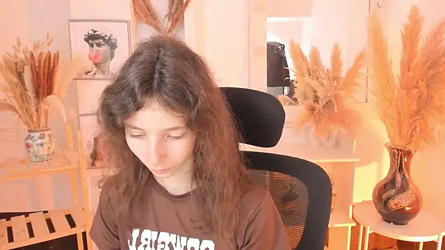 Snapshot of EmmanuellBrown chatting on 28, 9, 2025 EmmanuellBrown online show from 28, 9, 2025