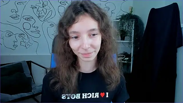 Snapshot of EmmanuellBrown chatting on 29, 9, 2025 EmmanuellBrown online show from 29, 9, 2025