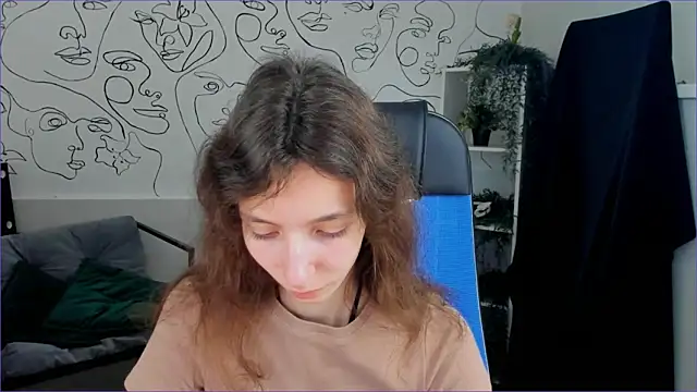 Snapshot of EmmanuellBrown chatting on 2, 10, 2025 EmmanuellBrown online show from 2, 10, 2025