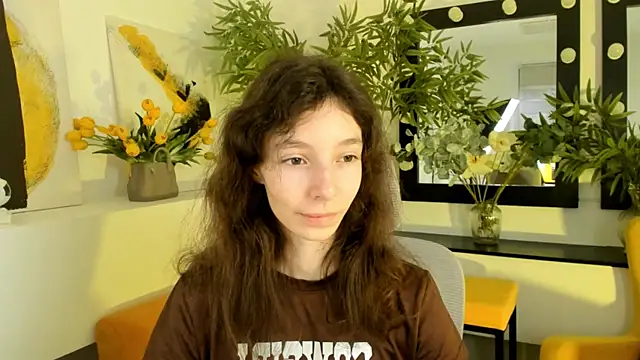 Snapshot of EmmanuellBrown chatting on 25, 10, 2025 EmmanuellBrown online show from 25, 10, 2025