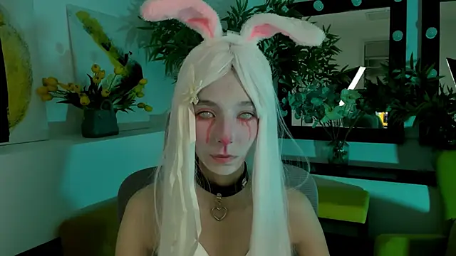 Snapshot of EmmanuellBrown chatting on 31, 10, 2025 EmmanuellBrown online show from 31, 10, 2025