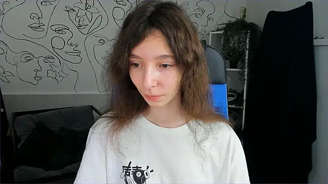 Snapshot of EmmanuellBrown chatting on 5, 11, 2025 EmmanuellBrown online show from 5, 11, 2025