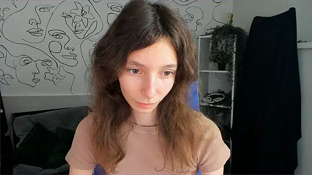 Snapshot of EmmanuellBrown chatting on 6, 11, 2025 EmmanuellBrown online show from 6, 11, 2025