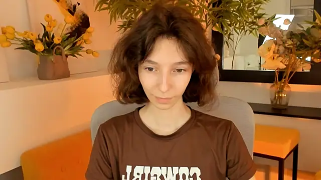 Snapshot of EmmanuellBrown chatting on 14, 11, 2025 EmmanuellBrown online show from 14, 11, 2025