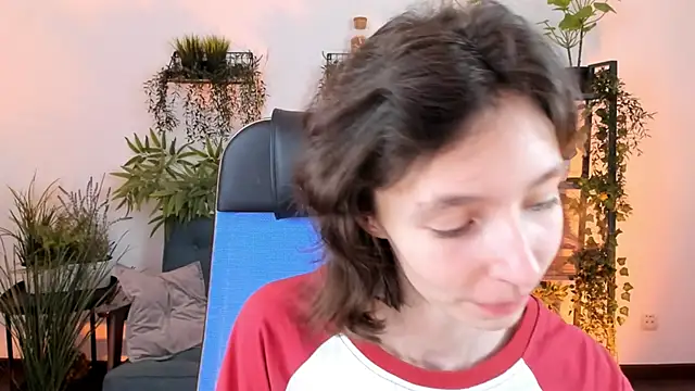 Snapshot of EmmanuellBrown chatting on 21, 11, 2025 EmmanuellBrown online show from 21, 11, 2025