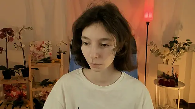 Snapshot of EmmanuellBrown chatting on 23, 11, 2025 EmmanuellBrown online show from 23, 11, 2025