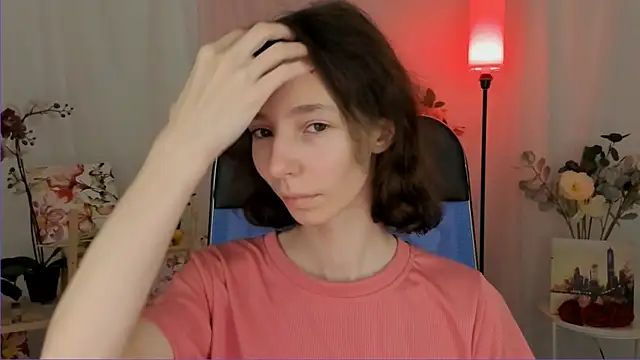 Snapshot of EmmanuellBrown chatting on 14, 12, 2025 EmmanuellBrown online show from 14, 12, 2025