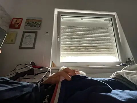 xmilolivex online show from 14, 4, 2026