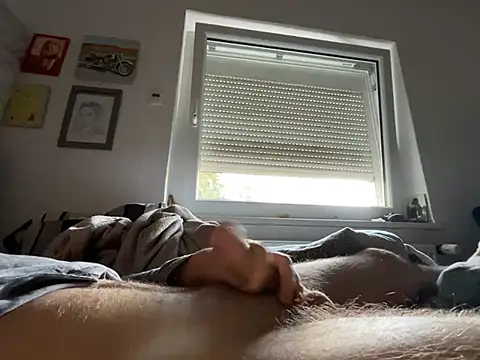 xmilolivex online show from 17, 4, 2026