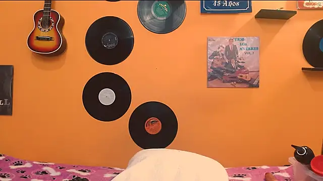 meisevil77 online show from 5, 12, 2025