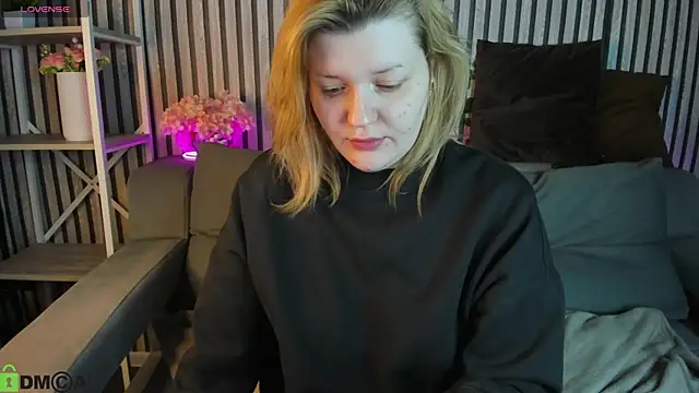 Snapshot of Michele_Greenn chatting on 21, 4, 2026 Michele Greenn online show from 21, 4, 2026