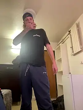 Snapshot of BIGxRED chatting on 9, 9, 2025 BIGxRED online show from 9, 9, 2025