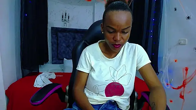 mia  thomson  online show from 5, 11, 2025