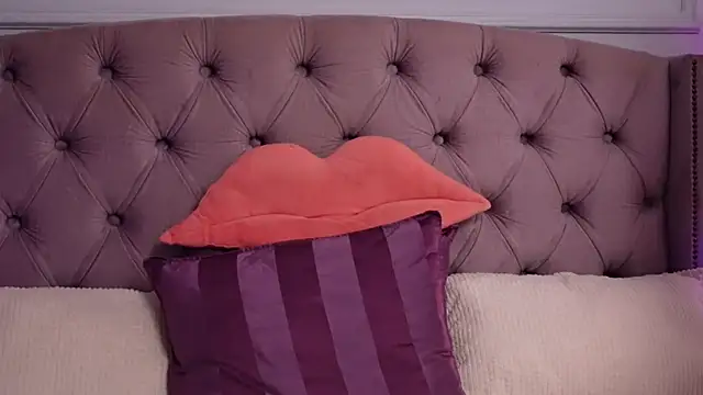 JenniferLovve online show from 6, 7, 2026