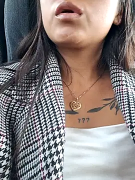 Snapshot of LunaHot_777 chatting on 27, 10, 2025 LunaHot 777 online show from 27, 10, 2025