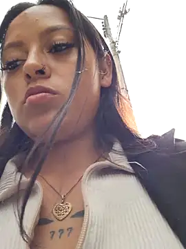 Snapshot of LunaHot_777 chatting on 6, 11, 2025 LunaHot 777 online show from 6, 11, 2025