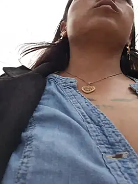 Snapshot of LunaHot_777 chatting on 25, 11, 2025 LunaHot 777 online show from 25, 11, 2025