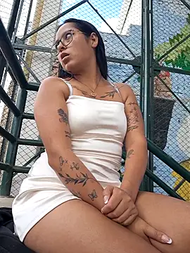 Snapshot of LunaHot_777 chatting on 13, 12, 2025 LunaHot 777 online show from 13, 12, 2025