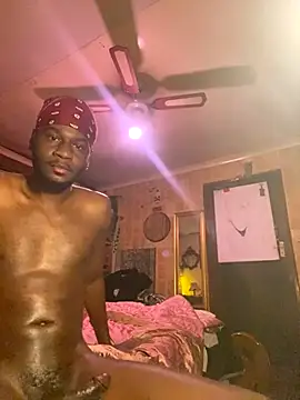 Snapshot of black_Man_dingo chatting on 23, 11, 2025 black Man dingo online show from 23, 11, 2025