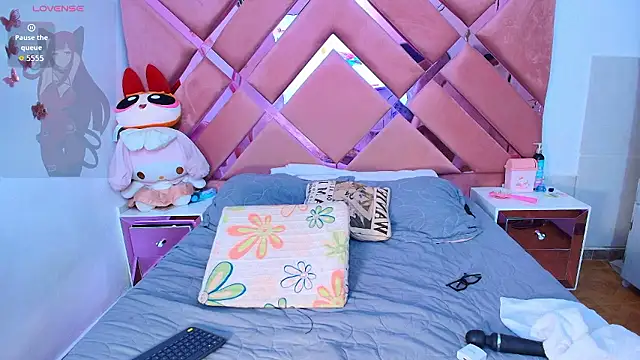 BrittanyBoa online show from 12, 1, 2026