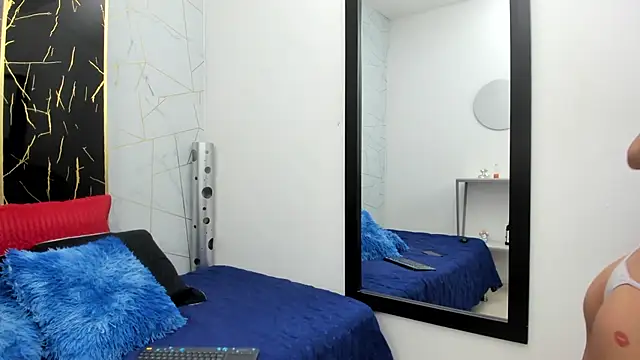 Snapshot of HannaHot_69 chatting on 5, 10, 2025 HannaHot 69 online show from 5, 10, 2025