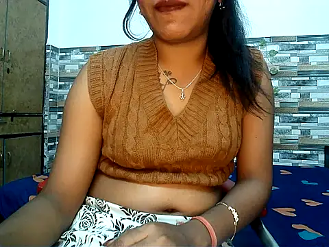 Snapshot of HOT_AARVI11 chatting on 10, 11, 2025 HOT AARVI11 online show from 10, 11, 2025