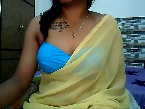 Snapshot of HOT_AARVI11 chatting on 24, 11, 2025 HOT AARVI11 online show from 24, 11, 2025