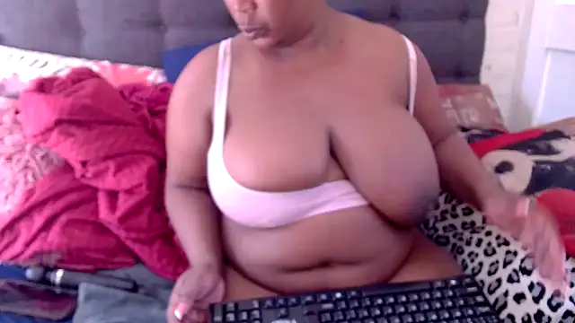 Snapshot of chockclitx5 chatting on 4, 4, 2026 chockclitx5 online show from 4, 4, 2026