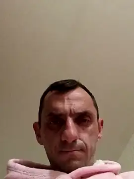 hotmen83 online show from 17, 4, 2026