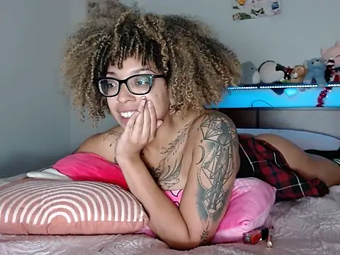 Snapshot of Cherribombzz chatting on 1, 3, 2026 Cherribombzz online show from 1, 3, 2026