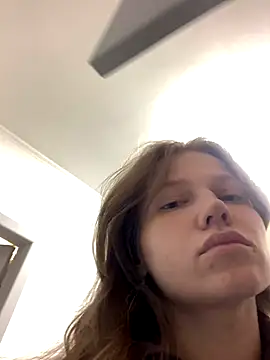 Leya F online show from 28, 9, 2025