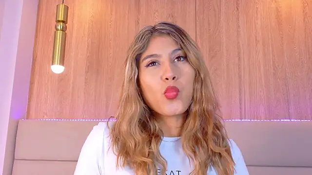 Snapshot of ZoehAngel chatting on 9, 4, 2026 ZoehAngel online show from 9, 4, 2026