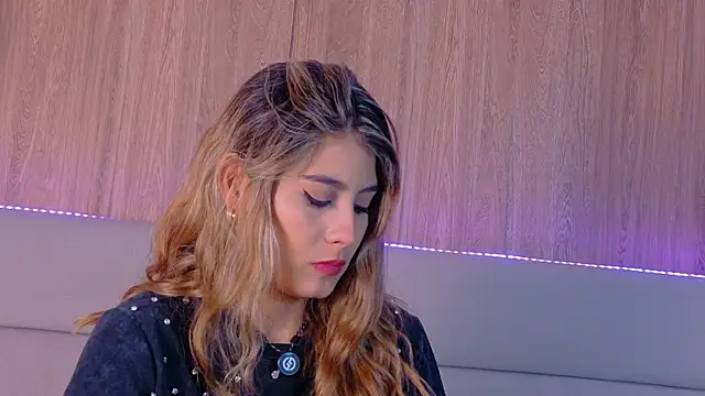 Snapshot of ZoehAngel chatting on 10, 4, 2026 ZoehAngel online show from 10, 4, 2026