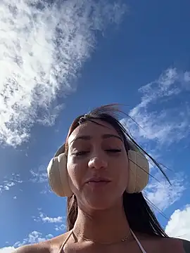 Ninabigtitied online show from 8, 1, 2026