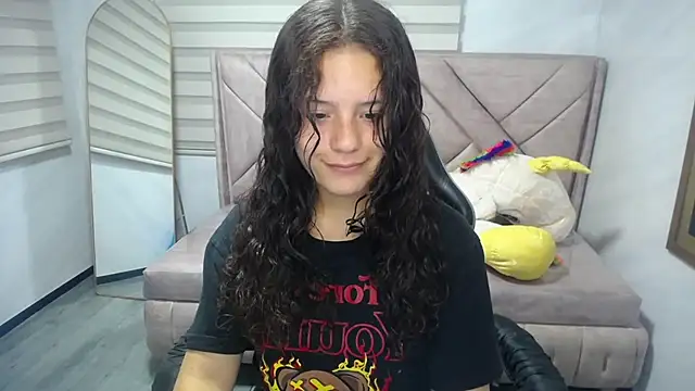 Snapshot of Velvet_Moon_V chatting on 12, 9, 2025 Velvet Moon V online show from 12, 9, 2025