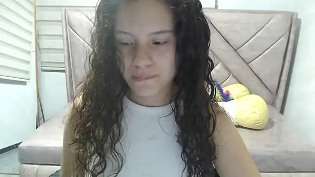 Snapshot of Velvet_Moon_V chatting on 22, 9, 2025 Velvet Moon V online show from 22, 9, 2025