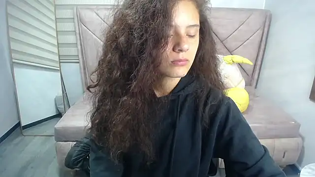 Snapshot of Velvet_Moon_V chatting on 24, 9, 2025 Velvet Moon V online show from 24, 9, 2025