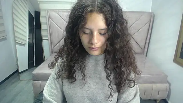 Snapshot of Velvet_Moon_V chatting on 29, 9, 2025 Velvet Moon V online show from 29, 9, 2025