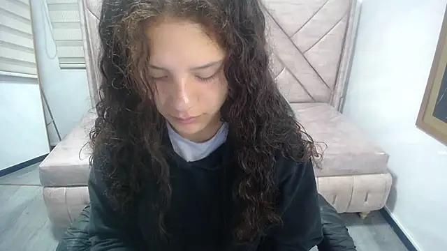 Snapshot of Velvet_Moon_V chatting on 30, 9, 2025 Velvet Moon V online show from 30, 9, 2025