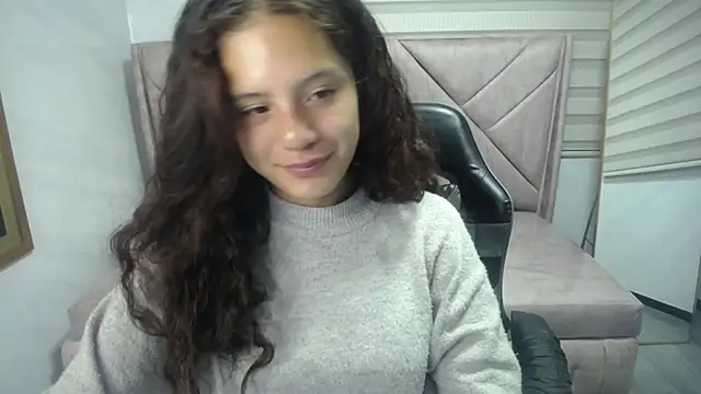 Snapshot of Velvet_Moon_V chatting on 7, 10, 2025 Velvet Moon V online show from 7, 10, 2025