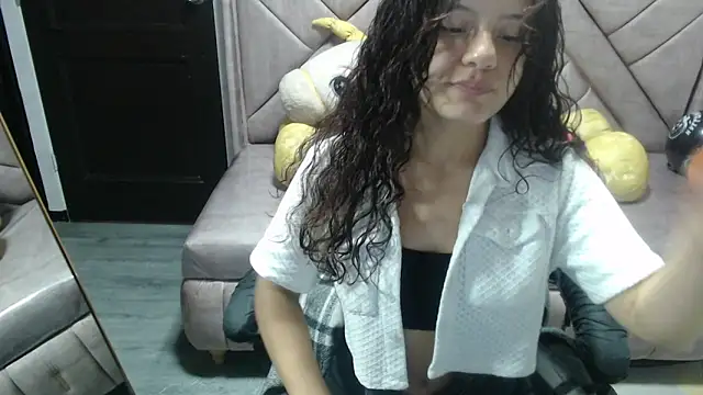 Snapshot of Velvet_Moon_V chatting on 24, 10, 2025 Velvet Moon V online show from 24, 10, 2025