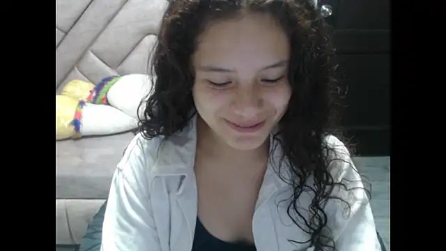 Snapshot of Velvet_Moon_V chatting on 25, 10, 2025 Velvet Moon V online show from 25, 10, 2025