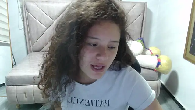 Snapshot of Velvet_Moon_V chatting on 27, 10, 2025 Velvet Moon V online show from 27, 10, 2025