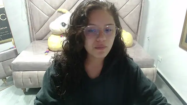 Snapshot of Velvet_Moon_V chatting on 29, 10, 2025 Velvet Moon V online show from 29, 10, 2025