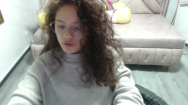 Snapshot of Velvet_Moon_V chatting on 5, 11, 2025 Velvet Moon V online show from 5, 11, 2025