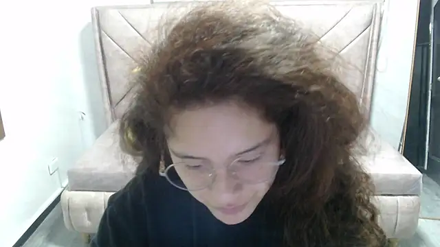 Snapshot of Velvet_Moon_V chatting on 11, 11, 2025 Velvet Moon V online show from 11, 11, 2025