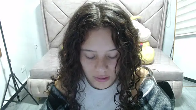 Snapshot of Velvet_Moon_V chatting on 13, 11, 2025 Velvet Moon V online show from 13, 11, 2025